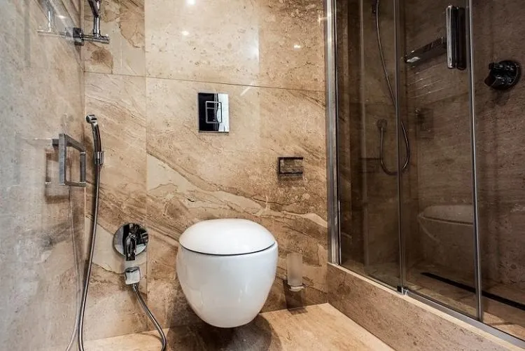 Объединение с ванной - Дизайн маленького туалета