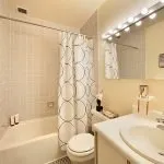 Дизайн бежевой ванной в классическом стиле
