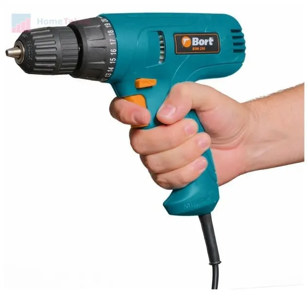 Бюджетный шуруповерт Bort BSM-250 98295641 Бюджетный шуруповерт Bort BSM-250 98295641