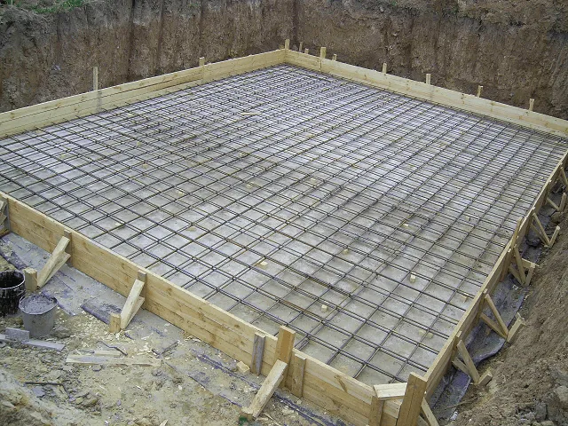 Сколько в кубе килограмм бетона?
