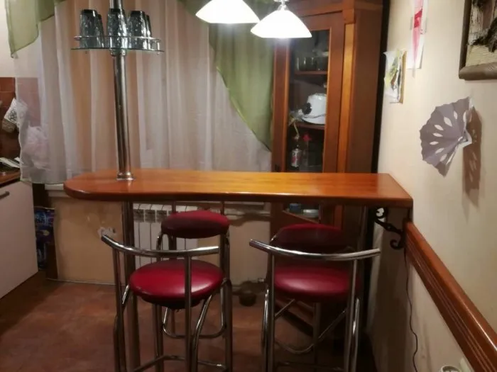 Барный стол на маленькую кухню