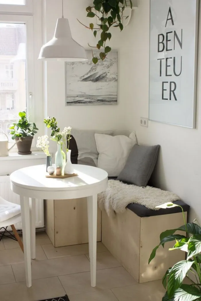 Кухонный диван в скандинавском стиле